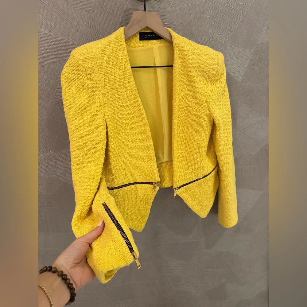 Zara Blazer
Size S - Picture 2 of 5